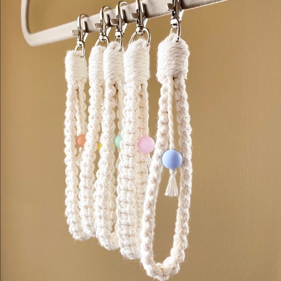 Macrame Wristlet - Picture 4 of 4